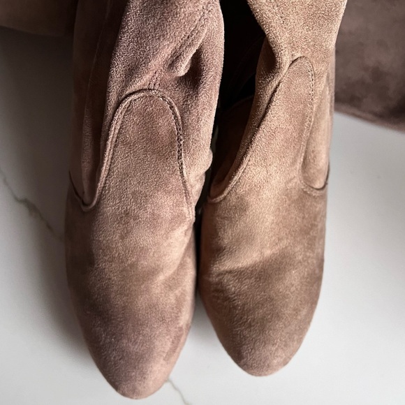 Knee high brown suede high heel boots - Picture 3 of 5